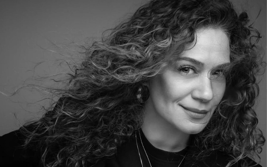 Özge Borak'ın babası merdivenlerden düştü: İki kat aşağı yuvarlandı