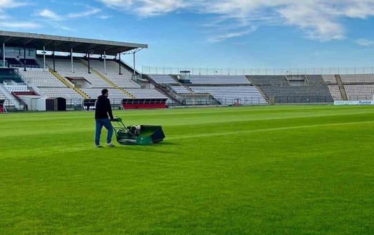 Bandırma'da spor tesisleri, yurtlar ve eğitim alanlarında bakım ve yenileme sürüyor