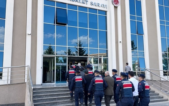 Gölcük koordinesindeki dolandırıcılık operasyonunda 9 şüpheliden 7'si tutuklandı