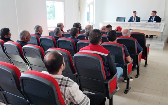 Tokat Pazar'da Kaymakam Demir, tarım ve hayvancılık için müdürlükte görüştü