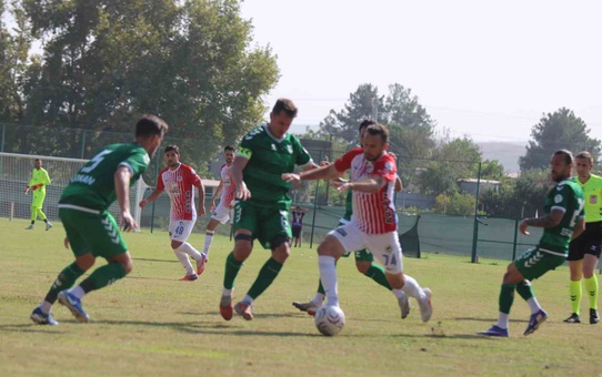 12 Bingölspor, bakım nedeniyle Osmaniye'de oynanan maçta İstiklalspor'u 2-1 yendi