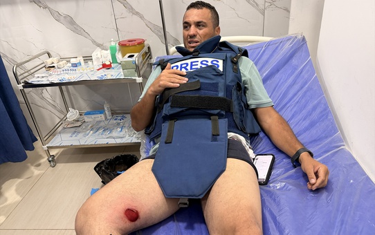 İsrail askerleri Deyr Meşal'de AA foto muhabiri Rimavi'yi plastik mermiyle yaraladı