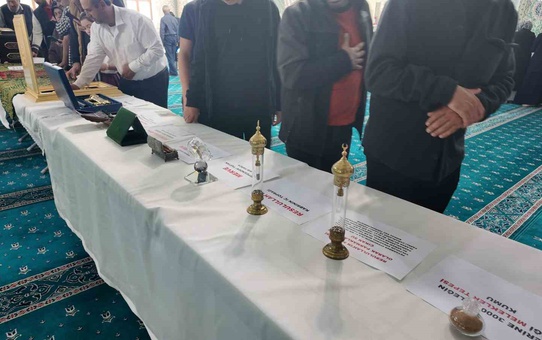 Kütahya Gediz'de Sakal-ı Şerif ve Saç-ı Şerif, Ulu Camii'de ziyarete sunuldu
