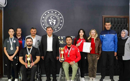 Kayserili sporcular Mersin'de Türkiye rekoru kırıp kürsüye çıktılar