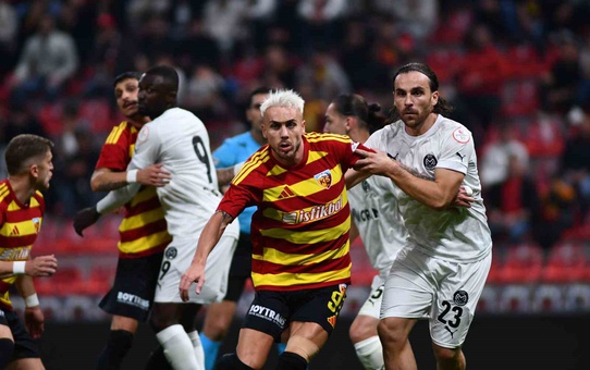 Kayserispor evinde Manisa FK'yı 3-2 yendi, galibiyet golü 90+3'te Murat Cem'den geldi