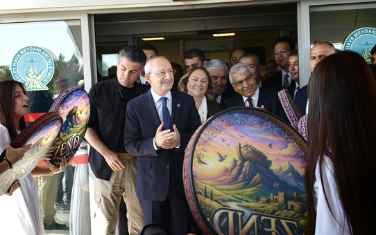 CHP Genel Başkanı Kılıçdaroğlu'na Şırnak'ta türkülü karşılama