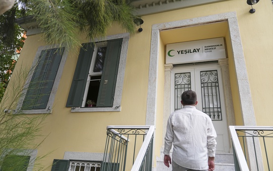 Denizli ve İzmir'de sigarayı bırakanlar, daha rahat nefes aldıklarını söyledi
