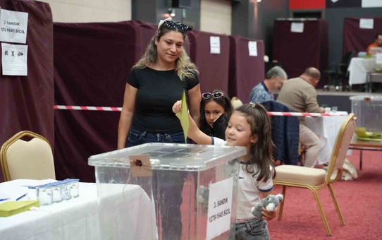 Özlem Doğan Bıyıklı 720 oyla Denizli Barosu başkanlığına seçildi ve ilk kadın başkan oldu