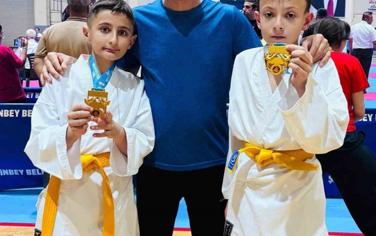 Karateciler Abdulsamet Yılmaz ve Yusuf Demir Gaziantep'te çifte şampiyon oldu