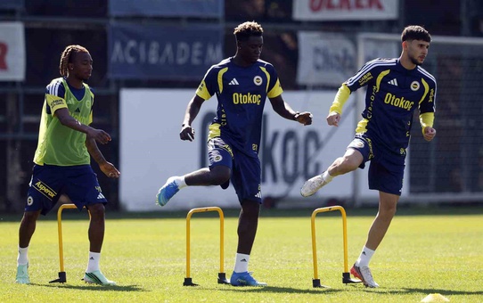 Fenerbahçe, Aston Villa maçı hazırlıklarına Can Bartu Tesisleri'nde başladı