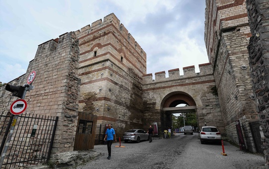 Belgradkapı çevresindeki kitabe surların yaklaşık 60 günde onarıldığını gösteriyor