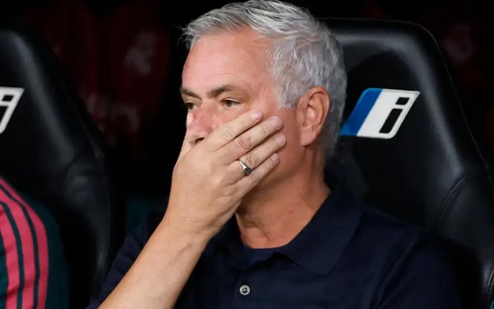 Mourinho yine yaptı yapacağını! Maç sonunda basın toplantısına çıkmadı