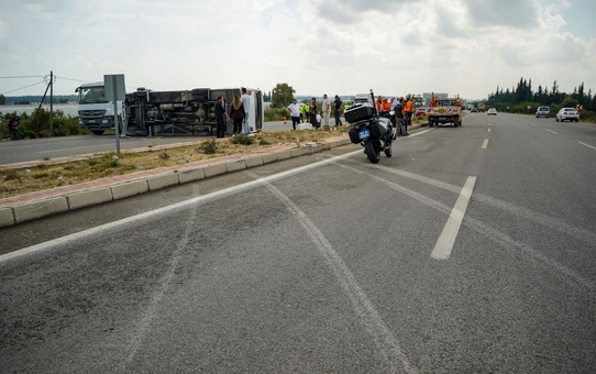 Antalya Valisi Şahin, şoföre görüntüleri izletti, ağır yaralının durumu kritik değil