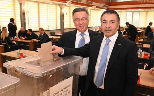 Denizli Ticaret Odası başkanlık seçimini 79 oyun 60'ını alan Uğur Erdoğan kazandı