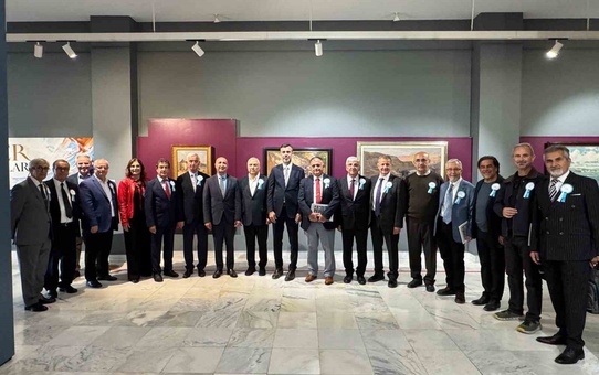 Asker ressamların iki kuşağı Ankara'daki sergide sanatseverlerle buluştu