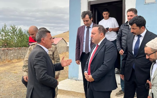 Ağrı'da Vali Yardımcısı Karataş, 9 köyü ziyaret ederek ihtiyaçları yerinde inceledi
