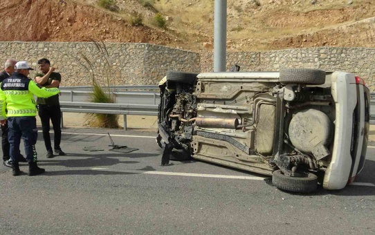 Batman Gercüş-Hasankeyf arasında takla atan otomobilin sürücüsü yara almadan kurtuldu