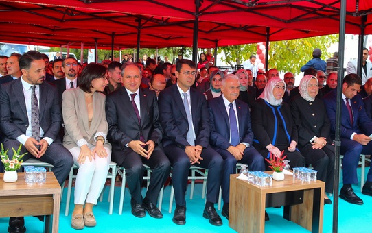 Binali Yıldırım Uşak'ta anaokulu açılışında insana yatırım vurgusu yaptı