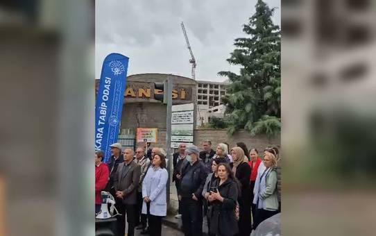 Hastanemi Açın Platformu, Ankara Onkoloji'nin devrini hastane önünde protesto etti