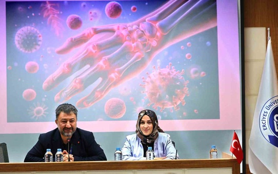 Erciyes Üniversitesi Dünya Artrit Günü'nde 'Tedavide Kal, Umutsuz Kalma' mesajı verdi