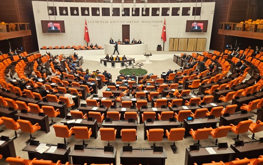 TBMM'de Halk TV kayyumu ve fon soruşturması tartışmaları