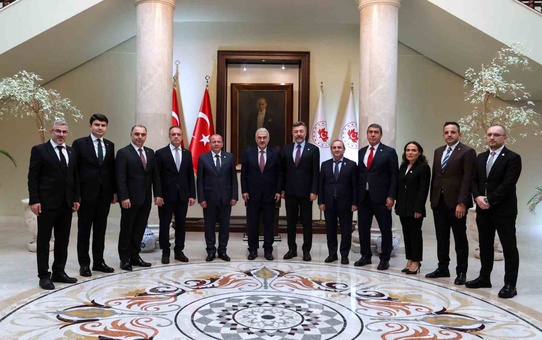 BTSO başkanlığına seçilen Özer Matlı mazbatasını aldı, Elif Özhan ilk kadın üye oldu