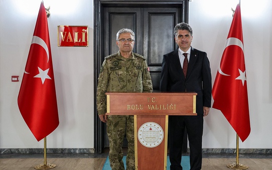 Bolu Valisi Aydın, Kara Kuvvetleri Komutanı Tokel'e ziyaretinden dolayı teşekkür etti