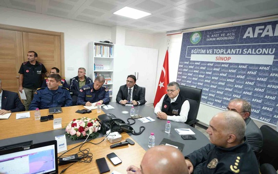 Sinop'ta sarı kodlu yağış uyarısı üzerine afet kurulu sel ve heyelan önlemlerini aldı