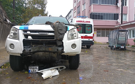 Tekirdağ Malkara'da kamyonetle çarpışan motosiklet sürücüsü yaralandı