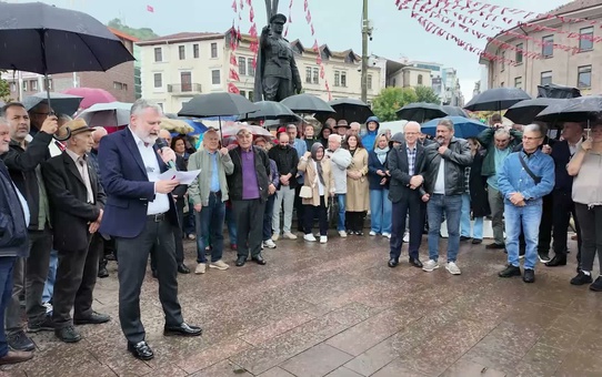 YENİ Parti Giresun'da Halk TV'ye kayyum kararını 81 ilde eş zamanlı protesto etti