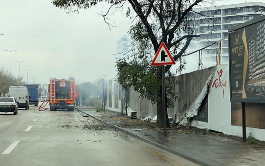 Ankara Yenimahalle'de işçi konteynerlerini saran yangında 5 konteyner kullanılamaz oldu
