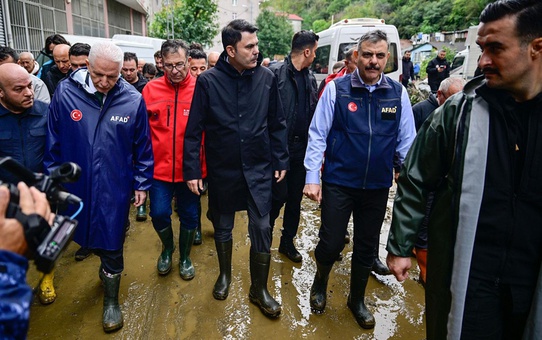 Bakan Kurum ve Bakan Çiftçi, Ayazağa'da incelemelerde bulundu