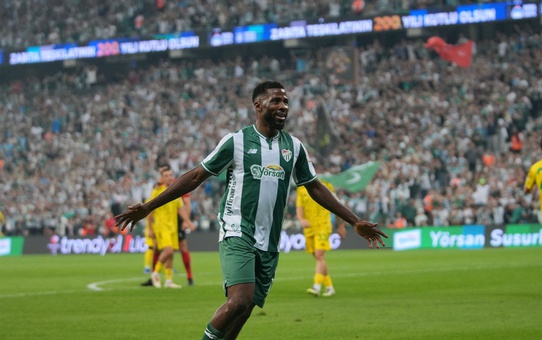 Bursasporlu Iheanacho üst üste 10 lig maçında gol atan ilk futbolcu oldu