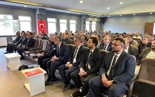 Konya Bozkır'da muhtarlar ve idare şube başkanları istişare toplantısında buluştu