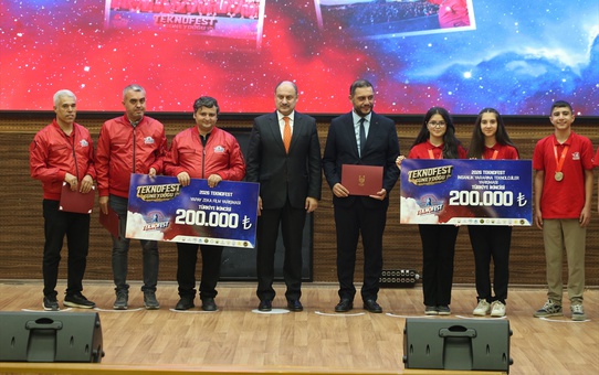 Şanlıurfa'da TEKNOFEST Güneydoğu'da finale yükselen takımlar ödüllendirildi