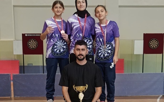Sinop'ta üst üste dördüncü kez il şampiyonu olan Ayaz Ortaokulu, bölge finaline kaldı