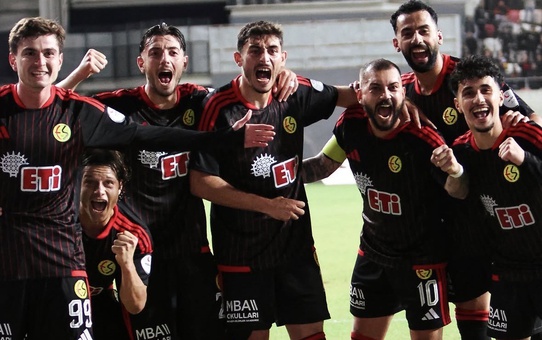 Atalay Yıldırım'ın üç gol attığı maçta Altay, Eskişehirspor'a 4-1 yenildi