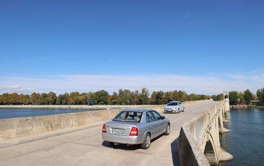 Edirne'de tarihi Tunca ve Meriç köprülerinde ulaşım yeniden çift yönlü hale geldi