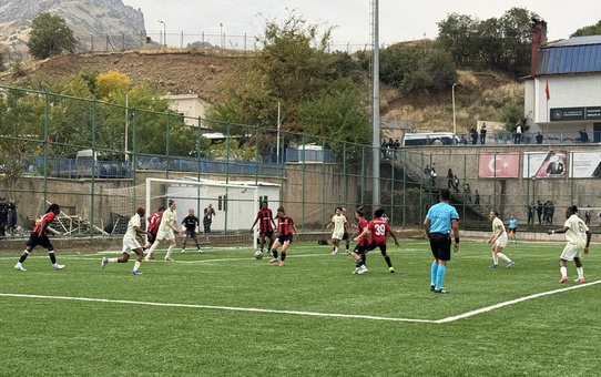 Yüksekovaspor, 6. hafta maçında Şemdinli'de Fenerbahçe arsaVev ile 1-1 berabere kaldı