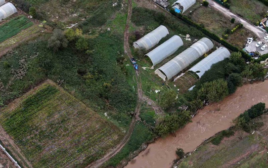 Gebze'de sel sularına kapılan 2 kişi aranıyor, 1 kişi kendi imkanlarıyla kurtuldu
