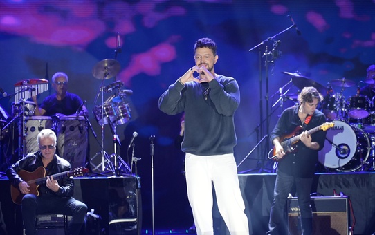 Murat Boz, Diyarbakır Kültür Yolu Festivali'nde sevenlerine şarkılarını söyledi