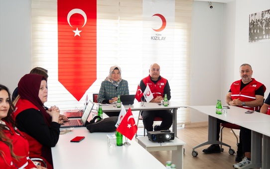 Kızılay Kırklareli toplantısında yardım ve gönüllülük faaliyetleri masaya yatırıldı