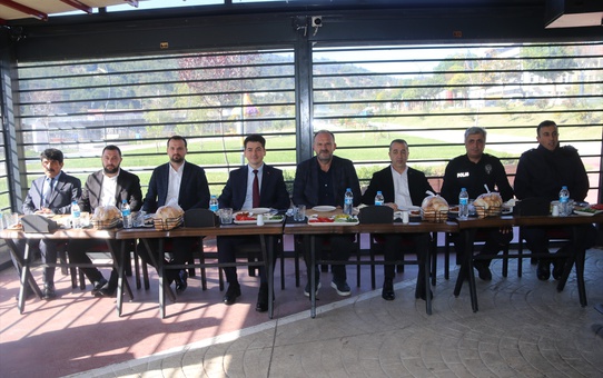 Taşova ve Göynücek'te 19 Ekim Muhtarlar Günü çelenk töreni ve kahvaltıyla kutlandı
