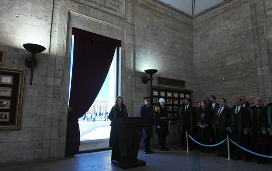 Ankara Barosu Başkanı Çağlayan ve yönetimi, Anıtkabir Özel Defteri'ni imzaladı