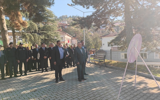 Çorum'da Muhtarlar Günü çelenk sunumu ve Vali Çalgan'ın kabulüyle kutlandı