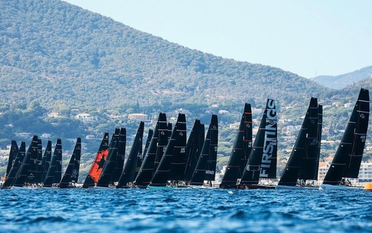Eker Süzme Yelken Takımı, ilk Cape 31 Gold Cup şampiyonluğunu 17 puan farkla kazandı