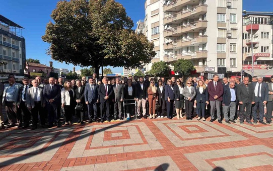 Nazilli'de Muhtarlar Günü'nde Cumhuriyet'in ilk kadın muhtarı Gül Esin anıldı