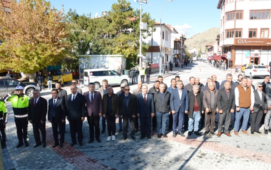 Sivrihisar'da Muhtarlar Günü, Başkan Dökmeci'nin plaket vermesiyle sona erdi