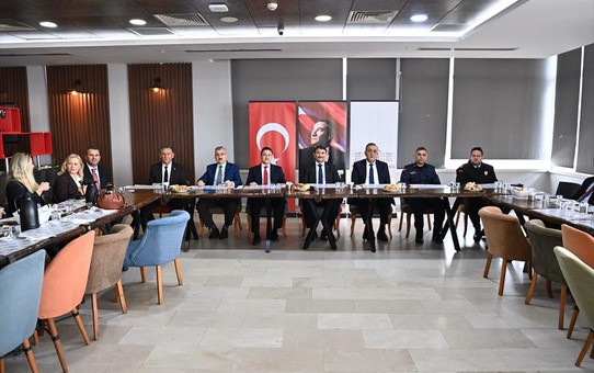 Tekirdağ'da Muhtarlar Günü çelenkle başladı, Vali Vekili Çek muhtarlarla buluştu