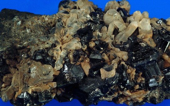 Türk bilim insanları toryum reaktöründe 10 MW için 49 vatlık nötron kaynağı önerdi
